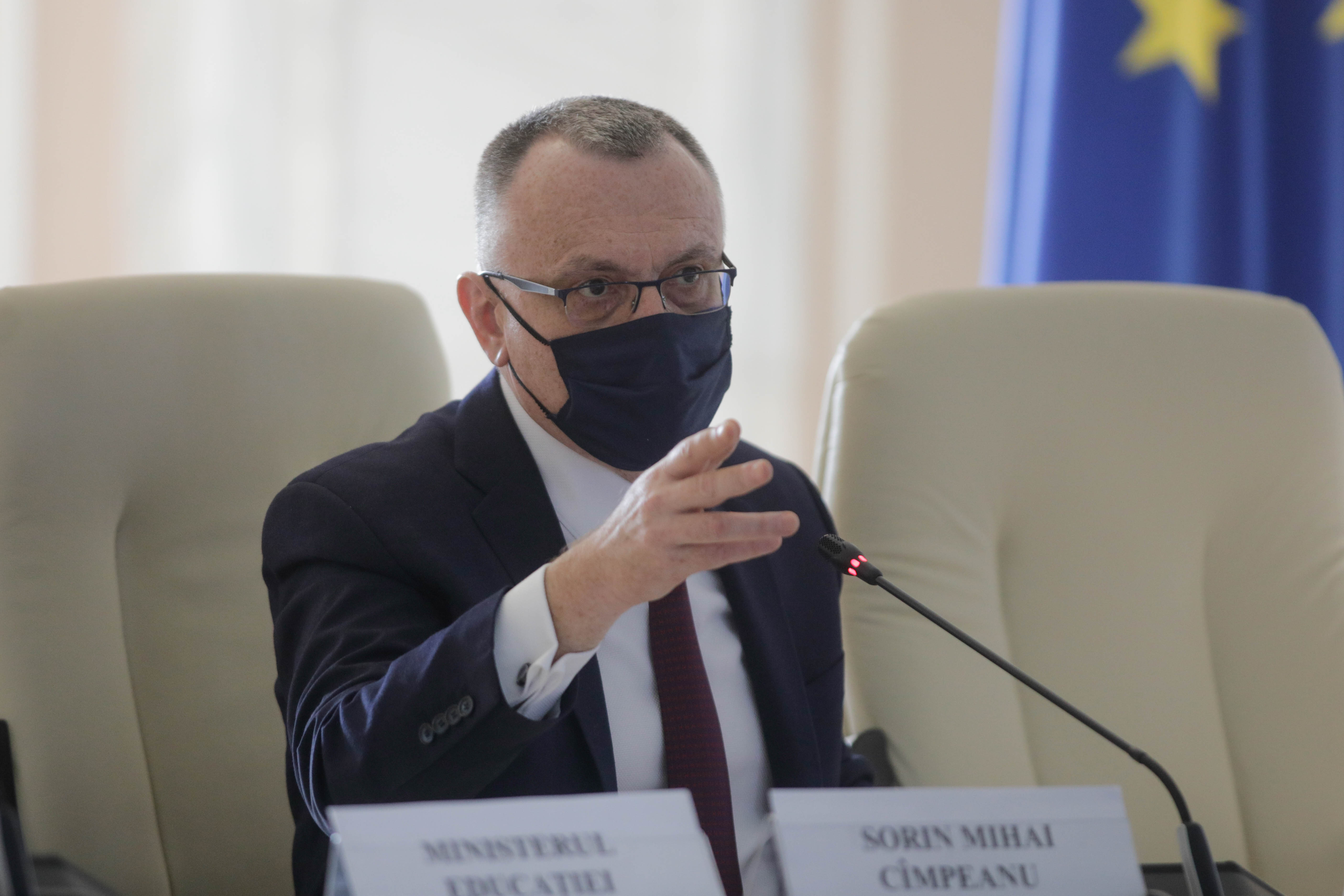 Sorin Cîmpeanu, după ce a fost atacat de Dacian Cioloș: Probabil a intervenit un interes politic