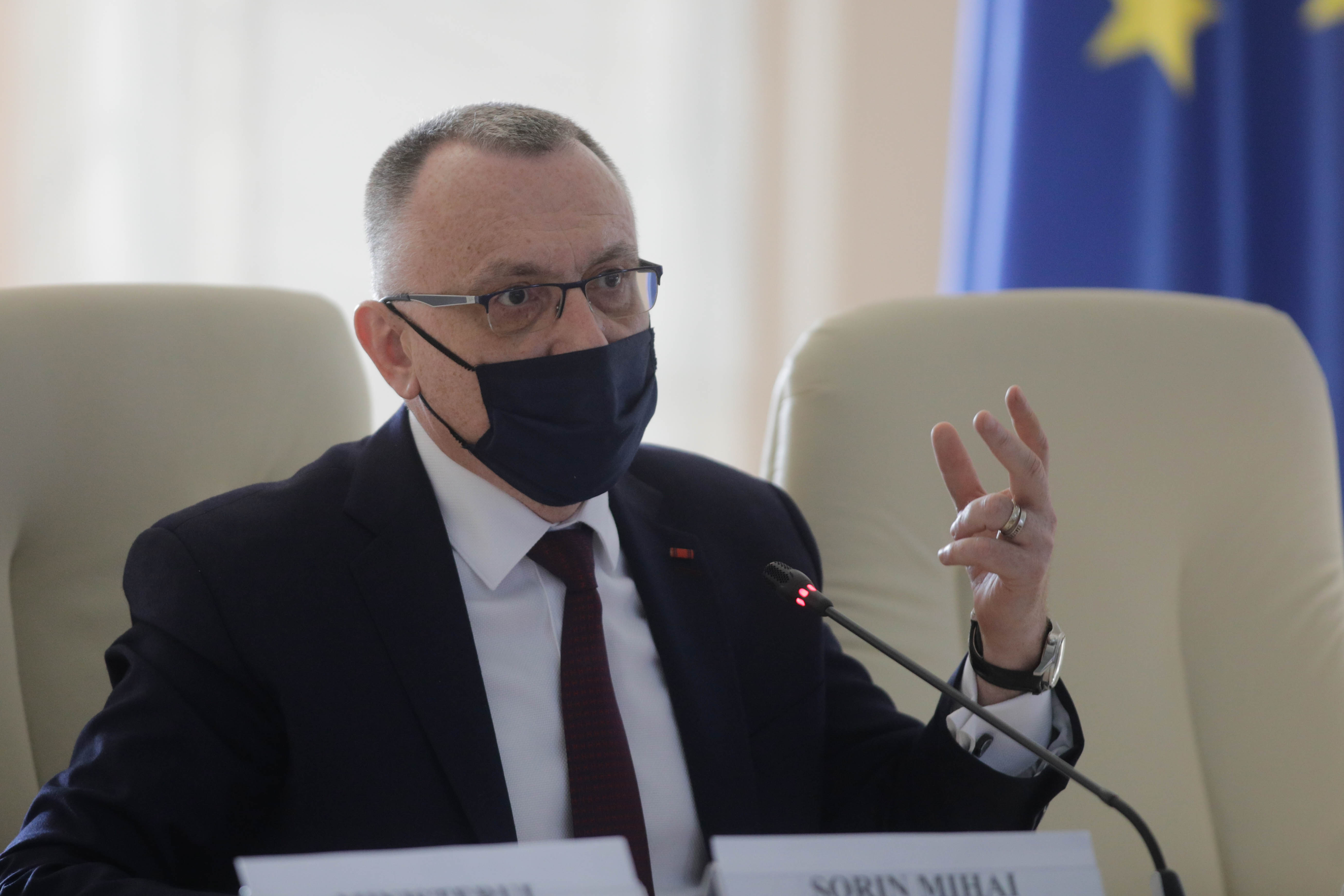 Ministrul Educației: Anul școlar se va încheia, examenele școlare se țin. Profesorii s-au descurcat mai bine decât cei din alte țări