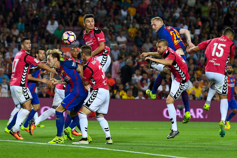 FC Barcelona v Deportivo Alaves - La Liga