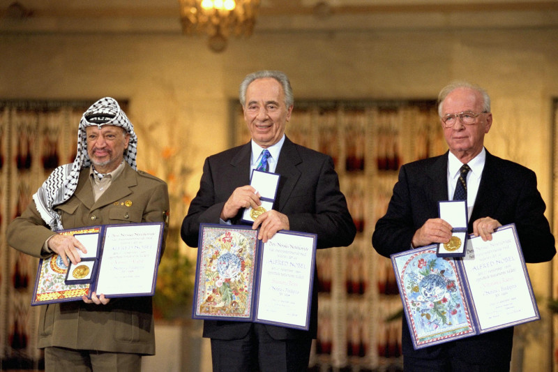 Flickr_-_Government_Press_Office_(GPO)_-_THE_NOBEL_PEACE_PRIZE_LAUREATES_FOR_1994_IN_OSLO.