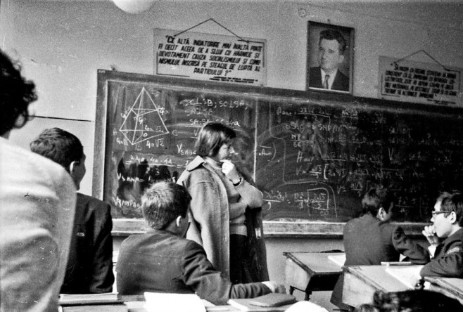 Ora de matematica. Portretul lui Ceausescu, nelipsit
