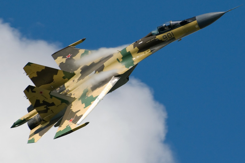 Su-35_in_flight._(3826731912)