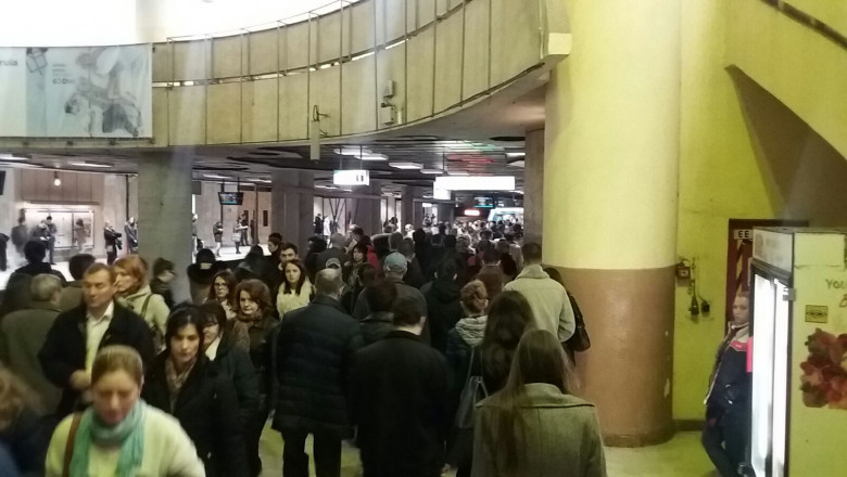 aglomeratie metrou Piata Victoriei 271016 (5)