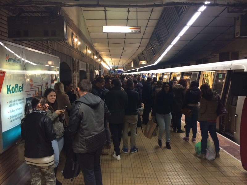 metrou blocat unirii 2 21016