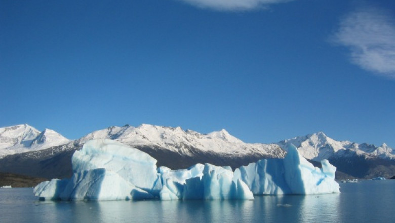 glacial-iceberg decopera.ro