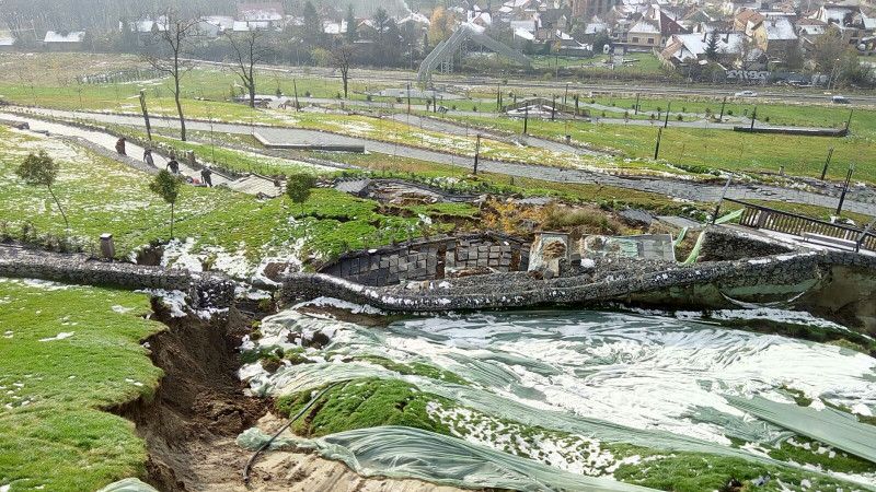 distrugeri alunecare dealul Ciuperca (7)