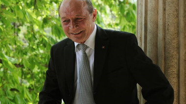 traian basescu fb crop