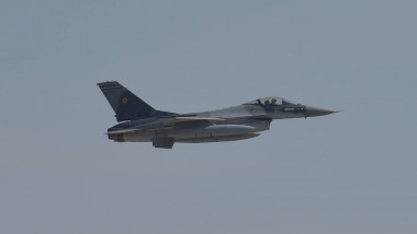 avioane F16 ambasada sua FB 3