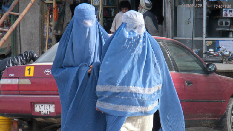femei musulmane burqa