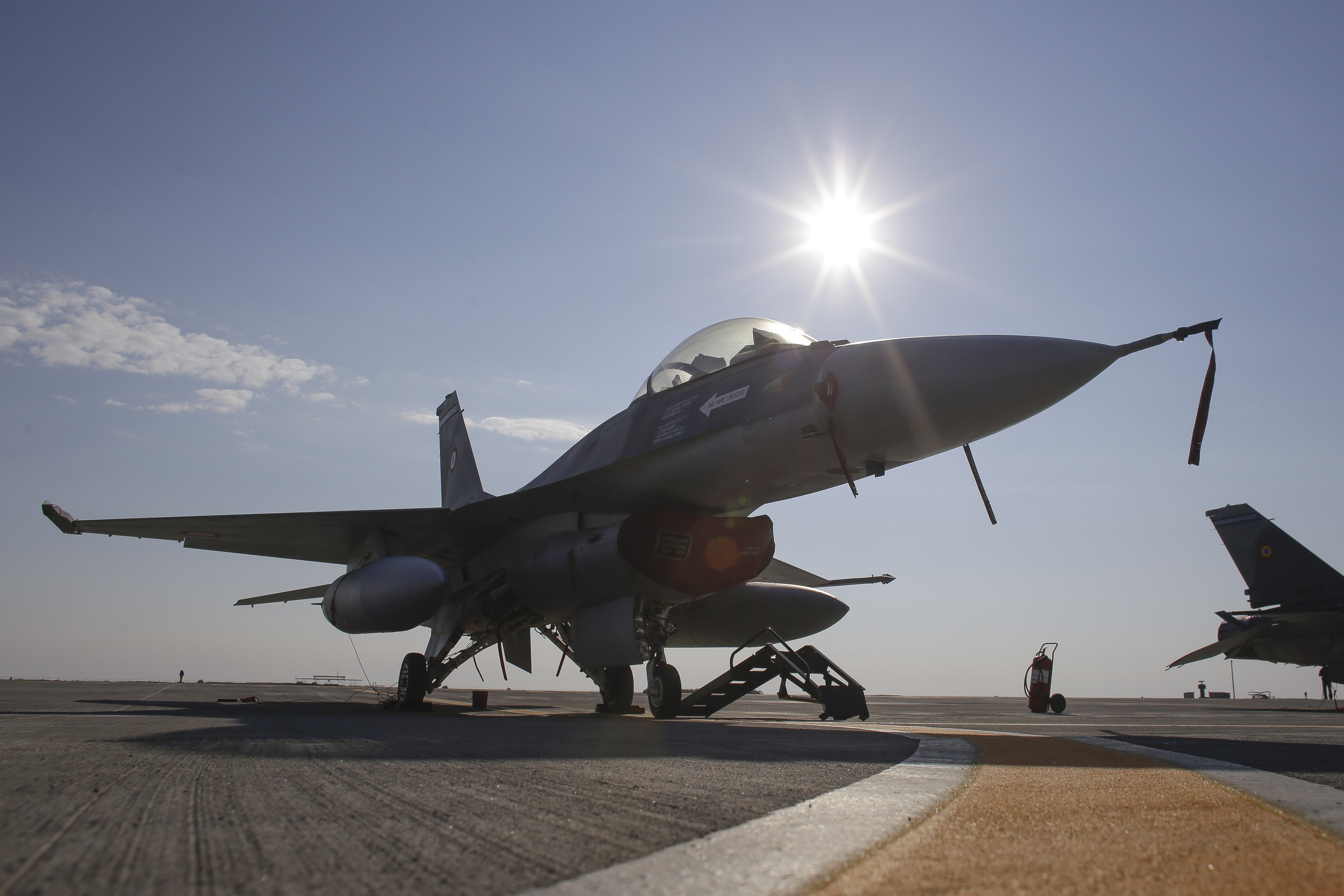 A fost semnat contractul de achiziție a 32 de avioane F-16 din Norvegia. Când vor ajunge primele aeronave