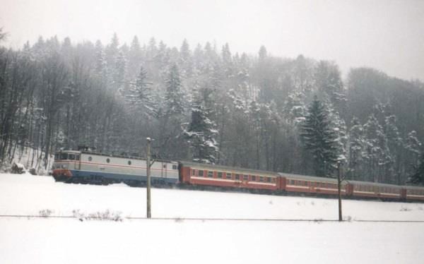O șină deformată de ger a întrerupt circulația trenurilor în Arad