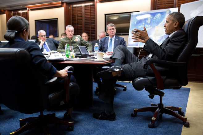 obama in camera de criza pete souza