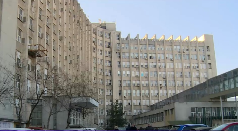 Medic cu accident vascular, plimbat intre spitale. „A fost o cursa contra cronometru. In Craiova se poate muri cu zile”
