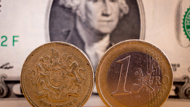 Currency Trading Fluctuates After UK's EU Referendum Result