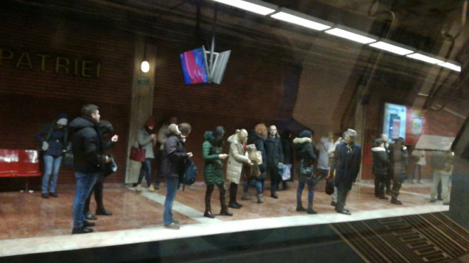 aglomeratie metrou Aparatorii Patriei 060117