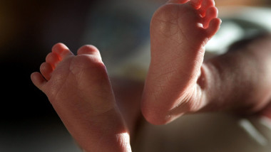 picioare bebelus nou nascut