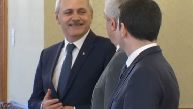 dragnea razand catre tariceanu constantin