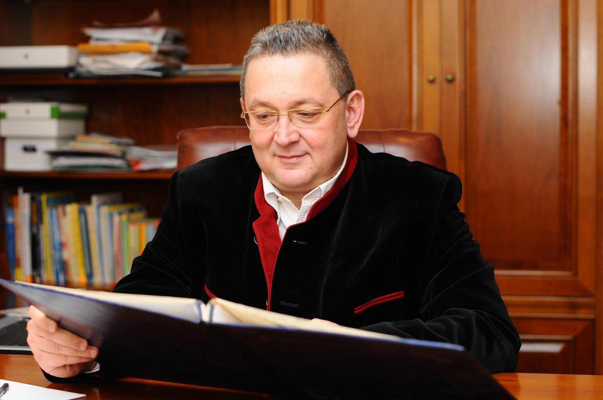 Reacția agențiilor de turism, după ce Radu Miruță a denunțat „ţepele” date clienților: Afirmații nefondate, populiste, greşite juridic