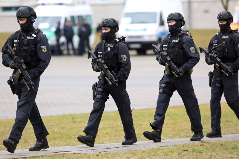 Gauck Visits BFEplus Police Unit