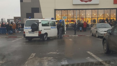 pirotehnisti evacuare mall Galati 110217