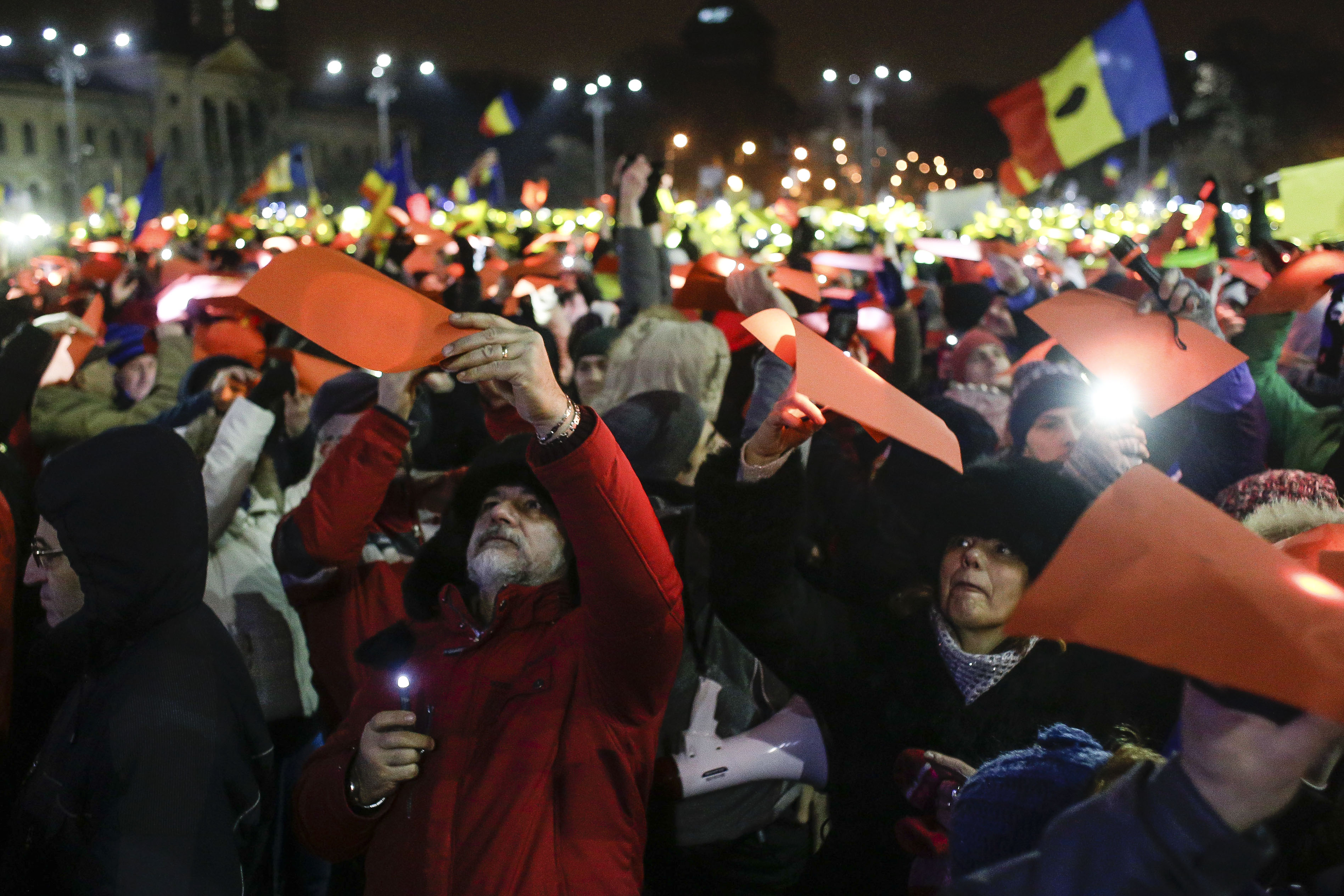 170212_PIATA_VICTORIEI_PROTEST_STEAG_00_INQUAM_PHOTOS_George_Calin