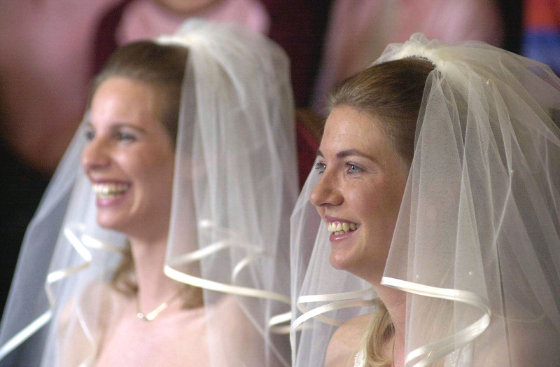 Netherlands Allows Gay Weddings