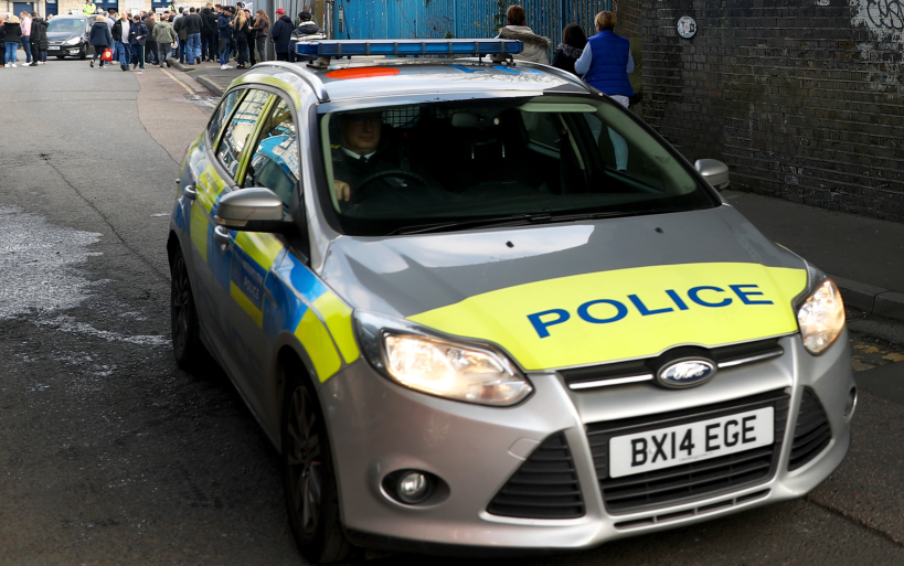 Un bărbat înarmat care spunea că vrea să se sinucidă a fost împușcat mortal de polițiști, în Londra
