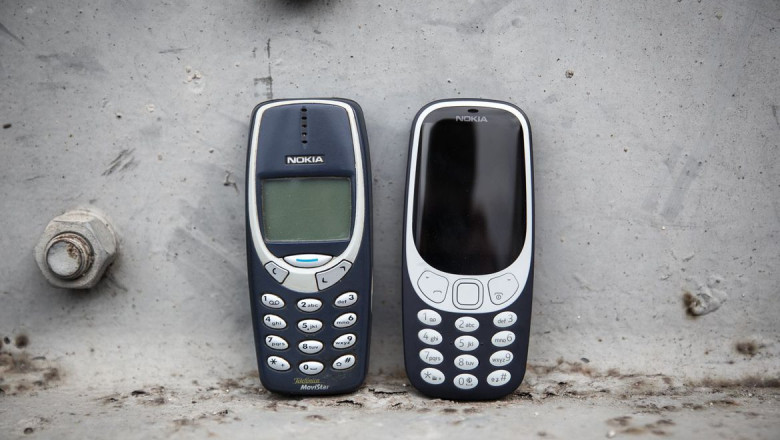 old-nokia-3310-meets-new-3310