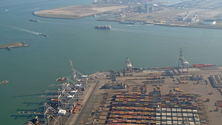 Maasvlakte,_containeropslag_foto1_2014-03-09_11.12