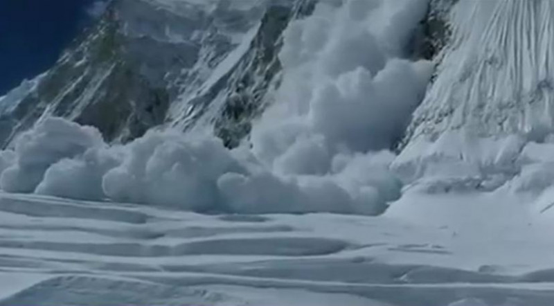 avalansa filmata everest