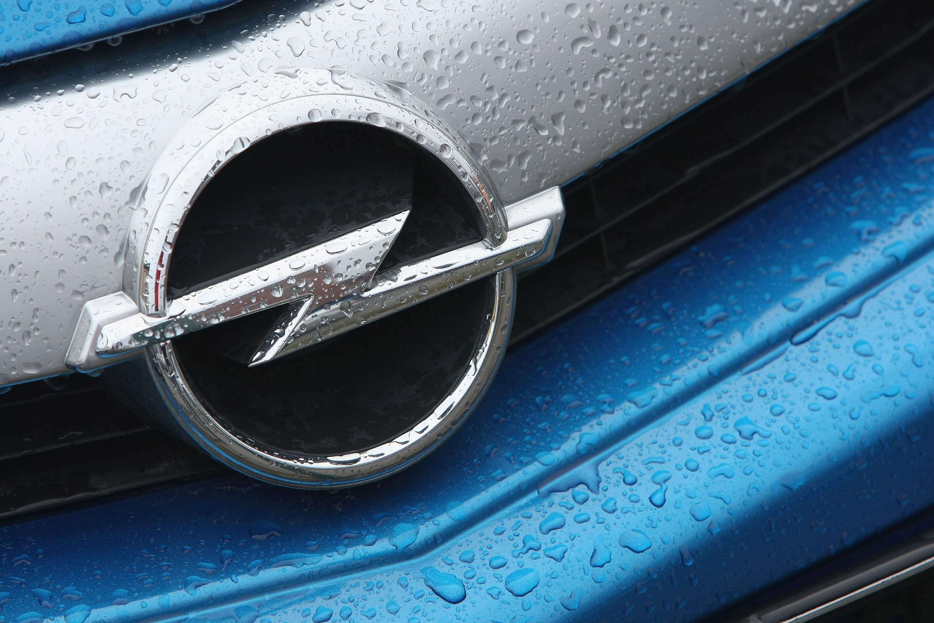 Opel recheamă în service peste 190.000 de mașini din cauza unor probleme cu frânele