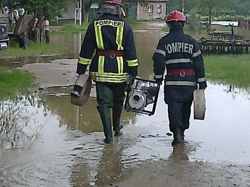 interventie pompieri inundatie