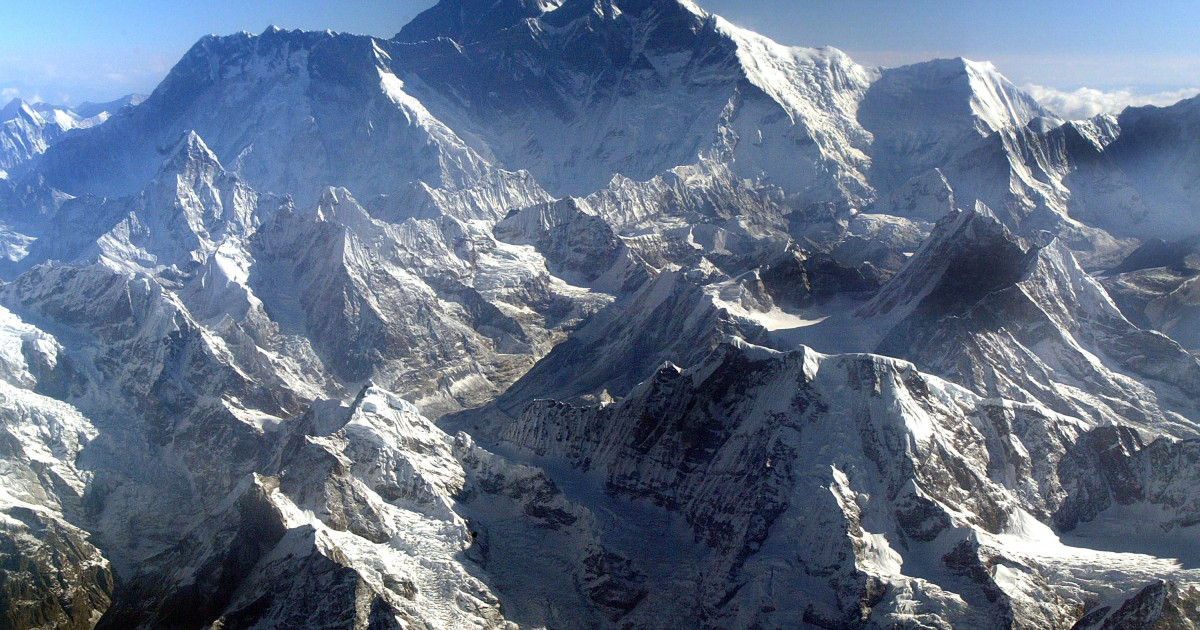 Photo of Dvaja horolezci na Everest zomreli v dôsledku vyčerpania