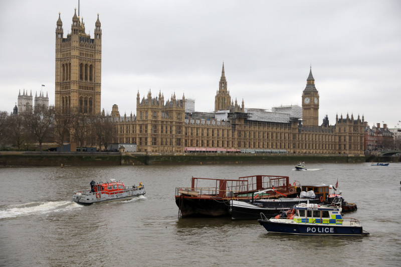 Person Falls From Westminster Bridge