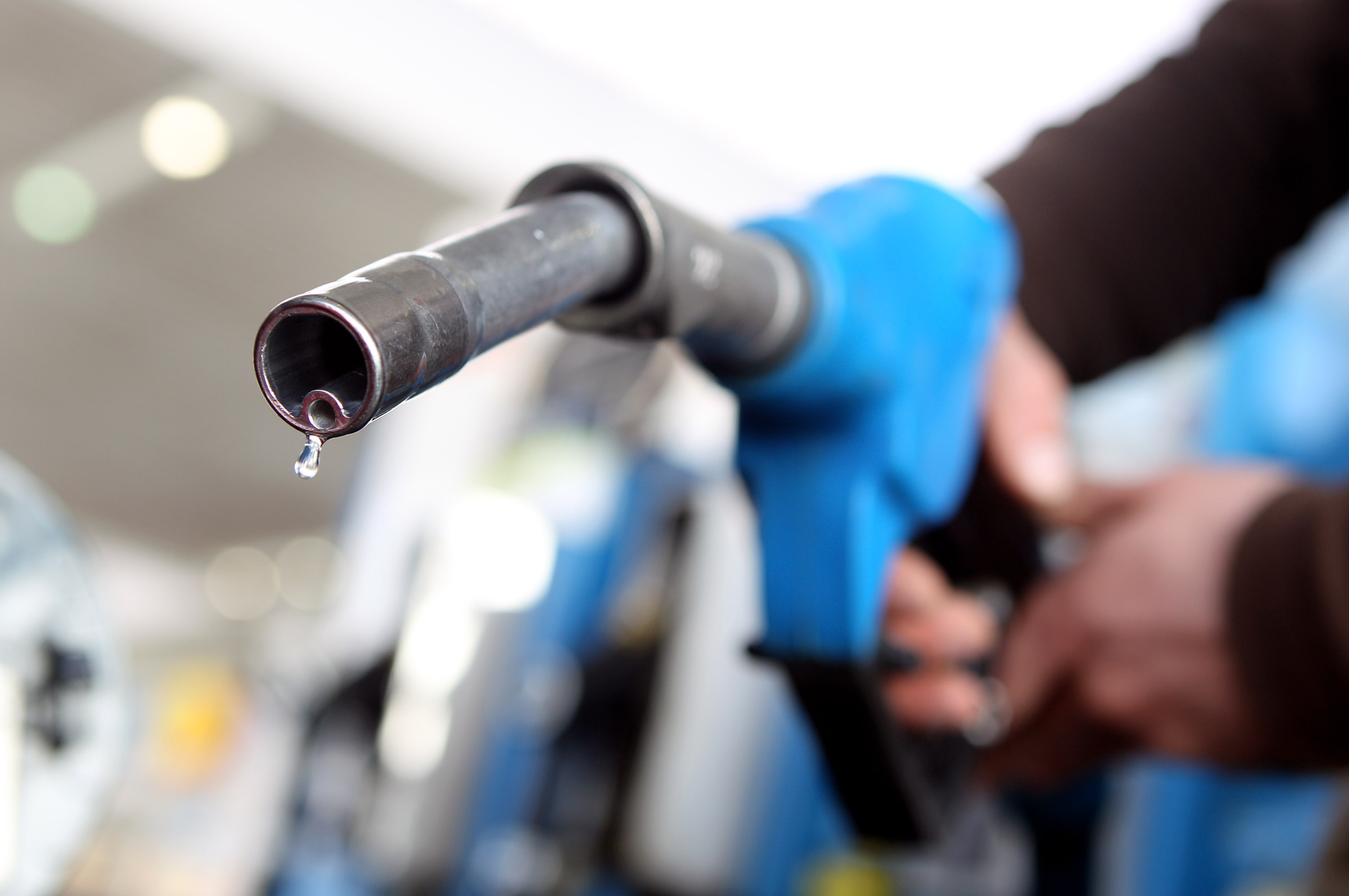 Benzina și motorina se vând în România la cele mai mari prețuri din istorie
