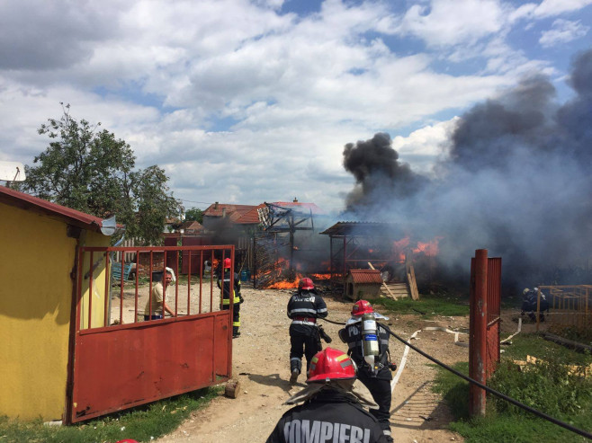 incendiu butelii Sintandrei (7)