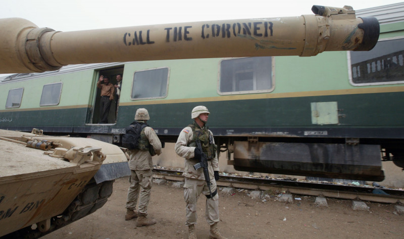 U.S. Soldiers Sweep Through Neighborhood Looking For Weapons In Baghdad