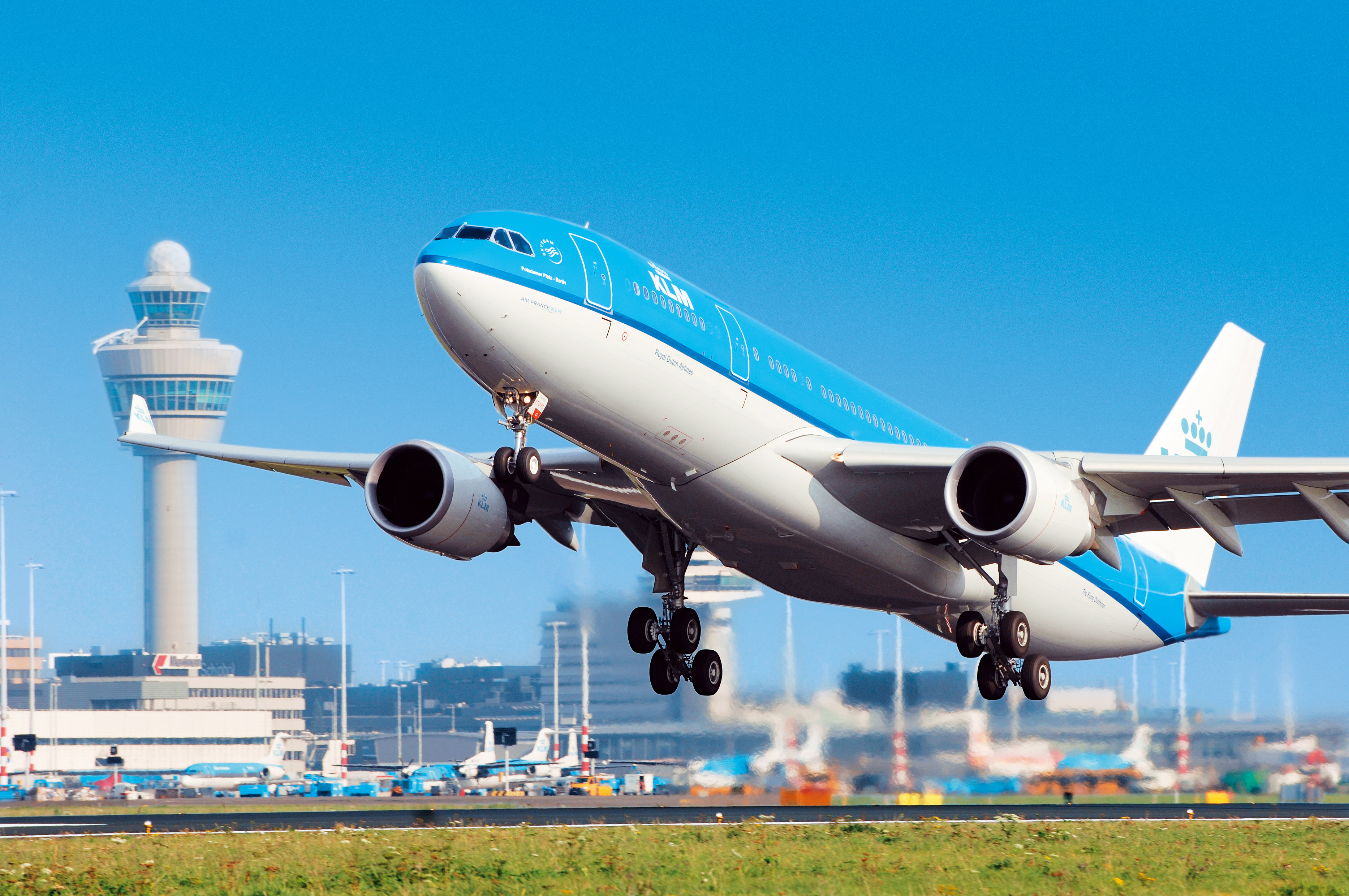 Un avion KLM a efectuat primul zbor din lume în care s-a folosit combustibil sintetic