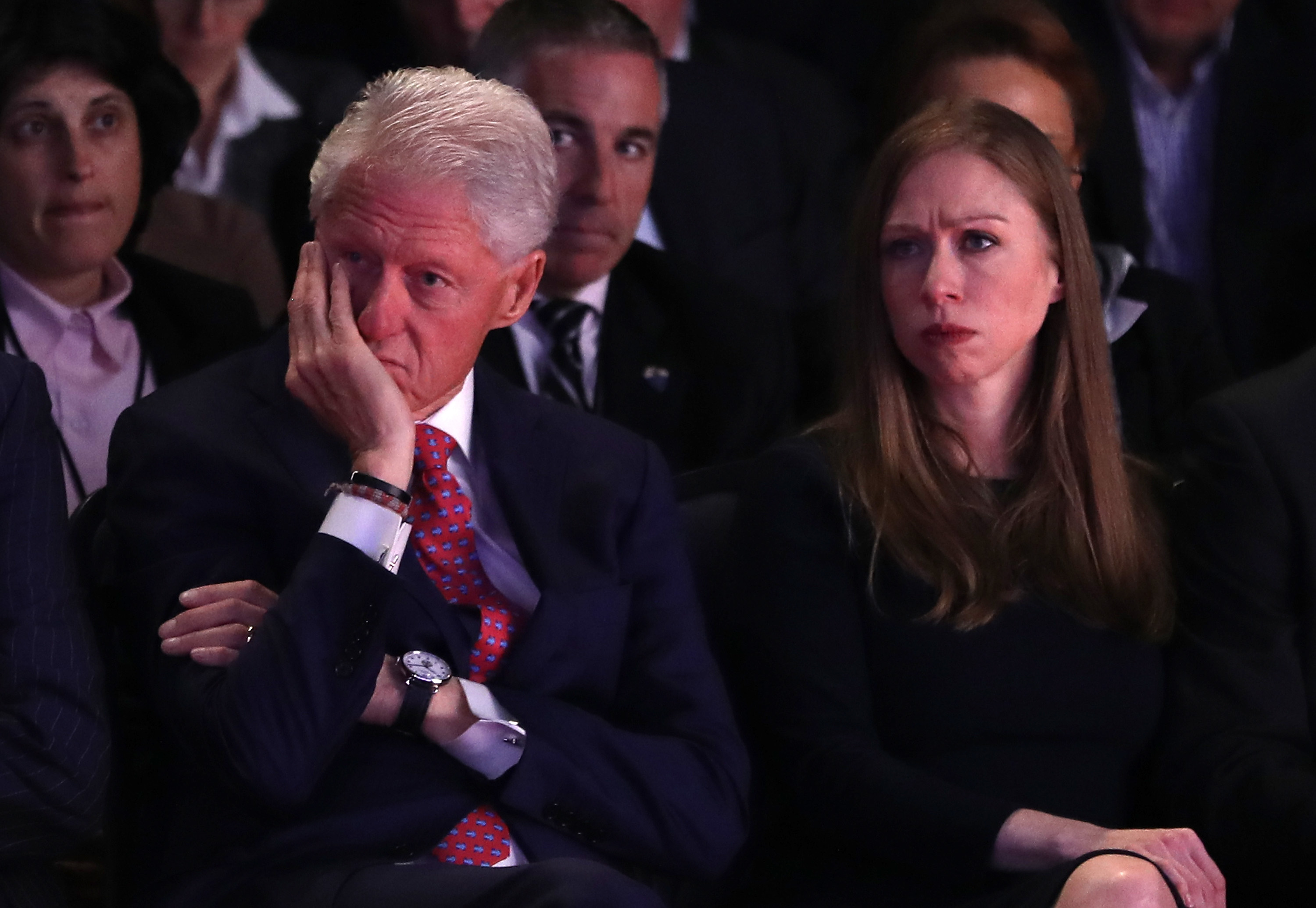 Bill Clinton a fost surprins ațipind la ceremonia de inaugurare a lui Joe Biden VIDEO