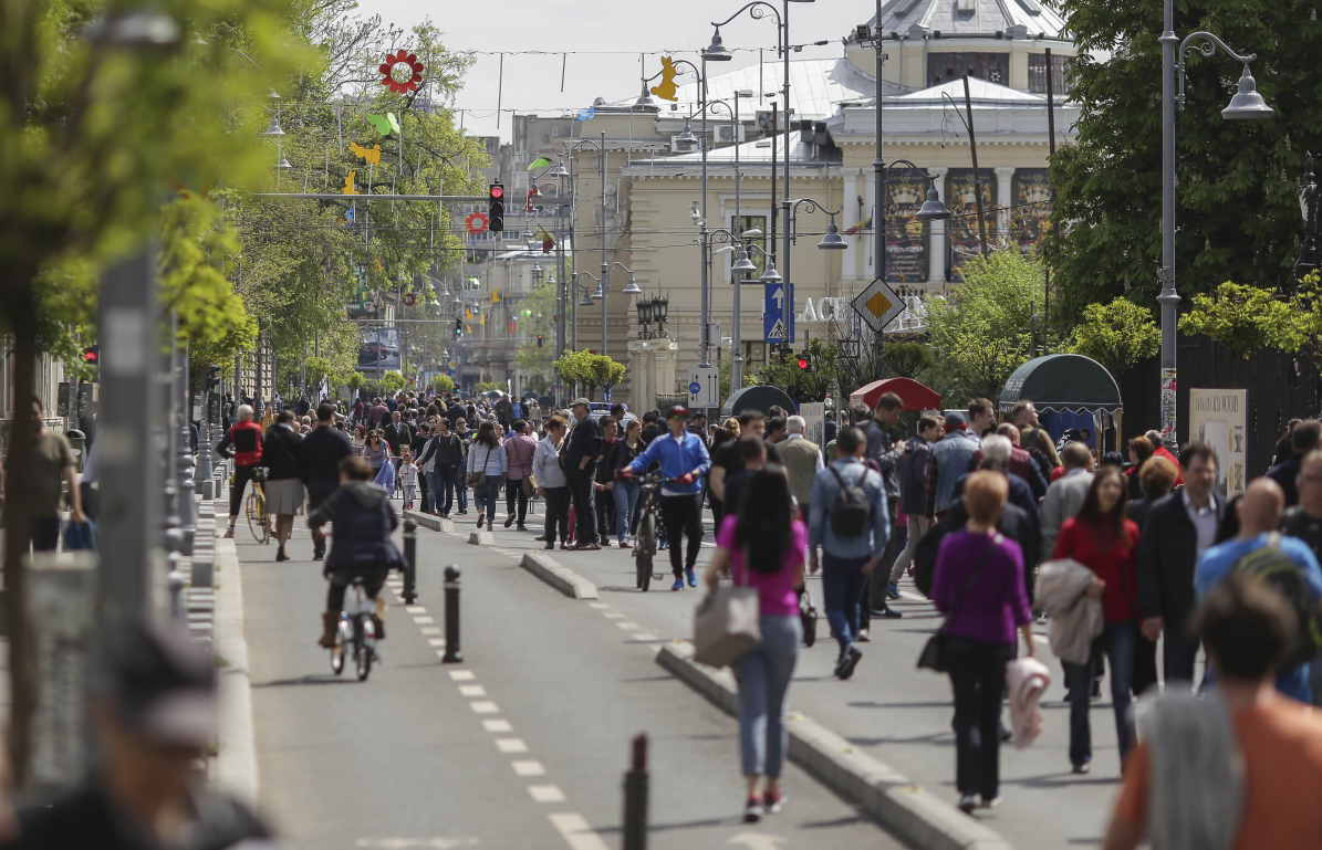 HARTĂ. Zonele pietonale din București. Străzile pe care nu se mai poate circula cu mașina în weekend, începând de sâmbătă