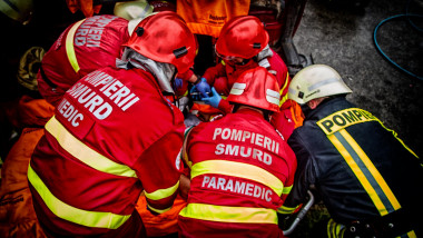 Interventie SMURD-pompieri, accident, raniti