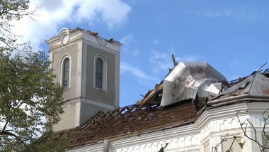 biserica distrusa furtuna Ghighiseni