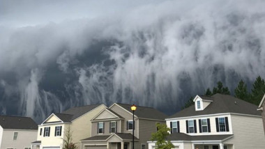 storm-cloud-in-georgia-looks-like-tsunami-in-the-sky-by-johanna-hood-1