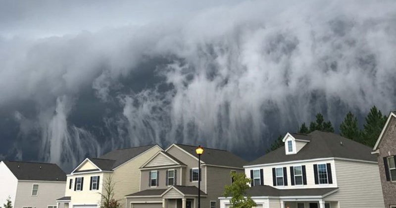 storm-cloud-in-georgia-looks-like-tsunami-in-the-sky-by-johanna-hood-1