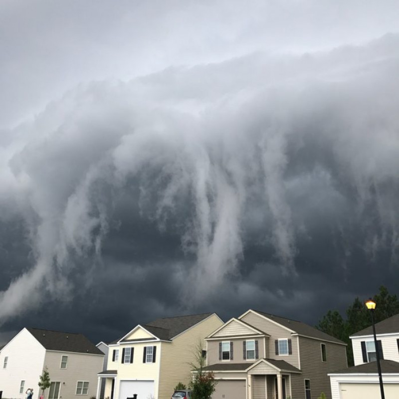 storm-cloud-in-georgia-looks-like-tsunami-in-the-sky-by-johanna-hood-6