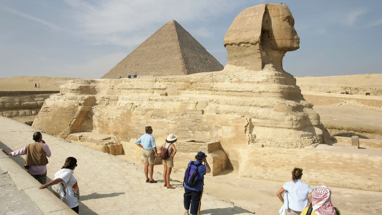 EGY: The Pyramids at Giza