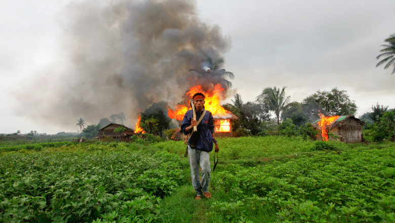 Burma-Burning-Houses