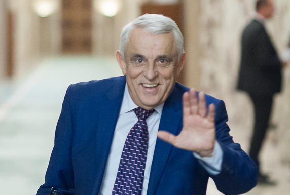 Petre Daea a incuiat intr-un seif de peste o tona documentele Preşedinţiei Romaniei la Consiliul UE din agricultura