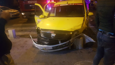 accident bLV Regina Elisabeta colt cu Schitu Magureanu 061017 (11)