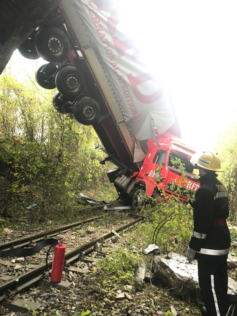 accident DN72, calea ferata Targoviste - Ploiesti 4 241017